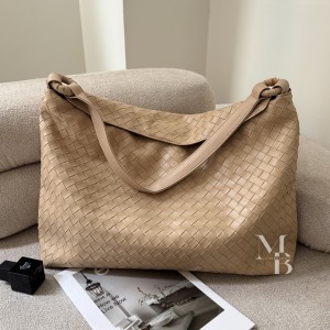 کیف دوشی زنانه مدل مروا