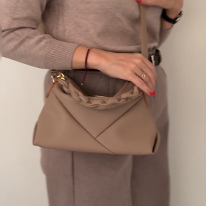 کیف  دستی ودوشی زنانه مدل نوا