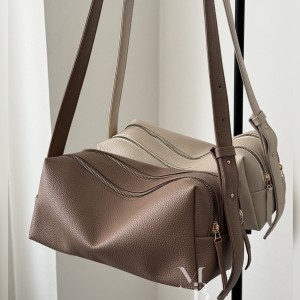 کیف دوشی زنانه مدل سیکا