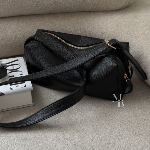 کیف دوشی زنانه مدل سیکا