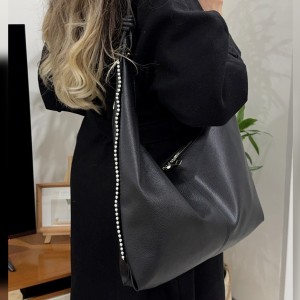 کیف دوشی زنانه مدل  ساحل