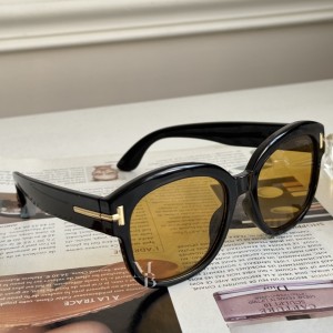 عینک آفتابی مدل  سانورا