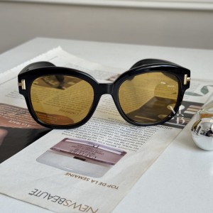 عینک آفتابی مدل  سانورا