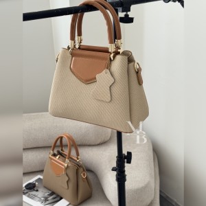 کیف دستی و  دوشی دخترانه مدل  ماهلین