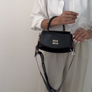 کیف دستی و دوشی زنانه مدل باوان