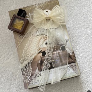 گل سر پاپیون دانتل