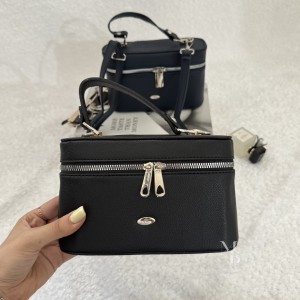کیف  دستی و دوشی  زنانه مدل بنیتا