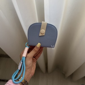 جاکارتی  آویرا