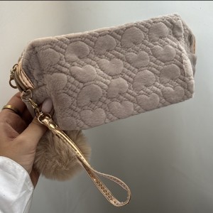 کیف آرایشی نولا