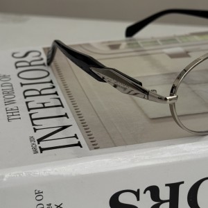 عینک آفتابی مدل  پرادا
