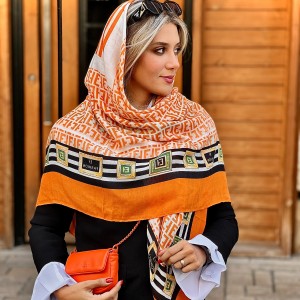 روسری فندی