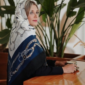روسری سیا اسکارف