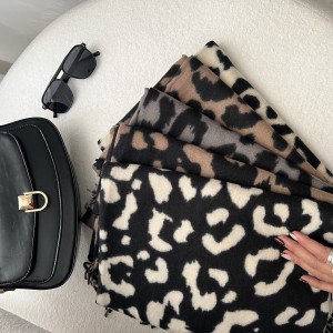 شال فوتر پلنگی