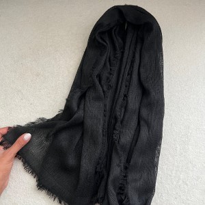 شال مشکی حصیری