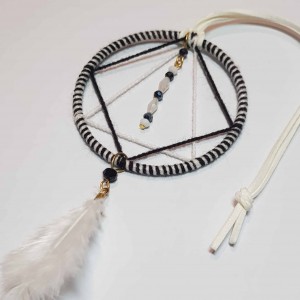 آویز دریم کچر مشکی و سفید کریستالی ماه فام