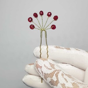 سنجاق شینیون کریستالی قرمز مدل SNJRDCT ماه فام