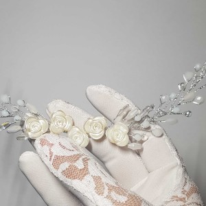 ریسه موی کریستالی و گل ظریف نقره ای مدل RSPRNM