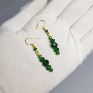 گوشواره کریستال سبز مدل 3Green ماه فام