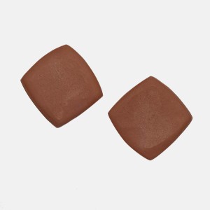 گوشواره میخی طرح شکلات قهوه ای مدل ERCHOCO