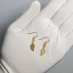 گوشواره آویزی طرح برگ طلایی و کریستال مدل ERBGM ماه فام