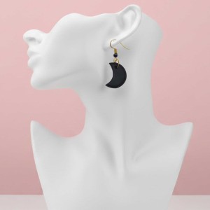 گوشواره طرح ماه مشکی مدل ERMHHB