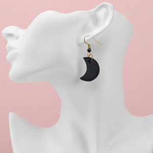 گوشواره طرح ماه مشکی مدل ERMHHB