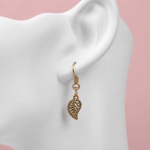 گوشواره آویزی طرح برگ طلایی و کریستال مدل ERBGM