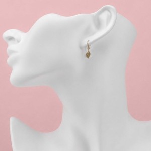 گوشواره آویزی طرح برگ طلایی و کریستال مدل ERBGM