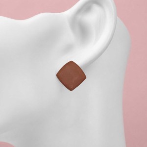 گوشواره میخی طرح شکلات قهوه ای مدل ERCHOCO