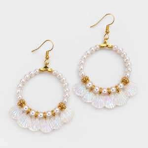گوشواره حلقه ای صدف سفید مدل pearlWT
