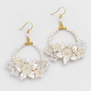 گوشواره حلقه ای گل سفید مدل  goll1