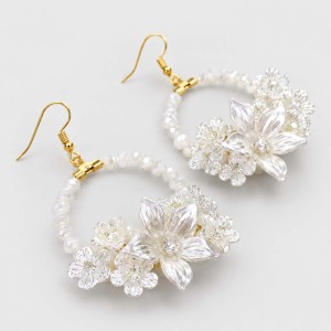 گوشواره حلقه ای گل سفید مدل  goll1