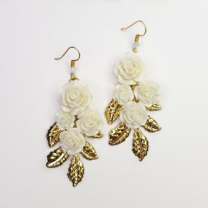 گوشواره گل و برگ طلایی مدل gOLLt