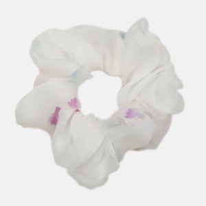 اسکرانچی کش موی سفید و گل مدل SCRG