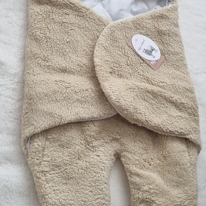 قنداق چسبی کرم