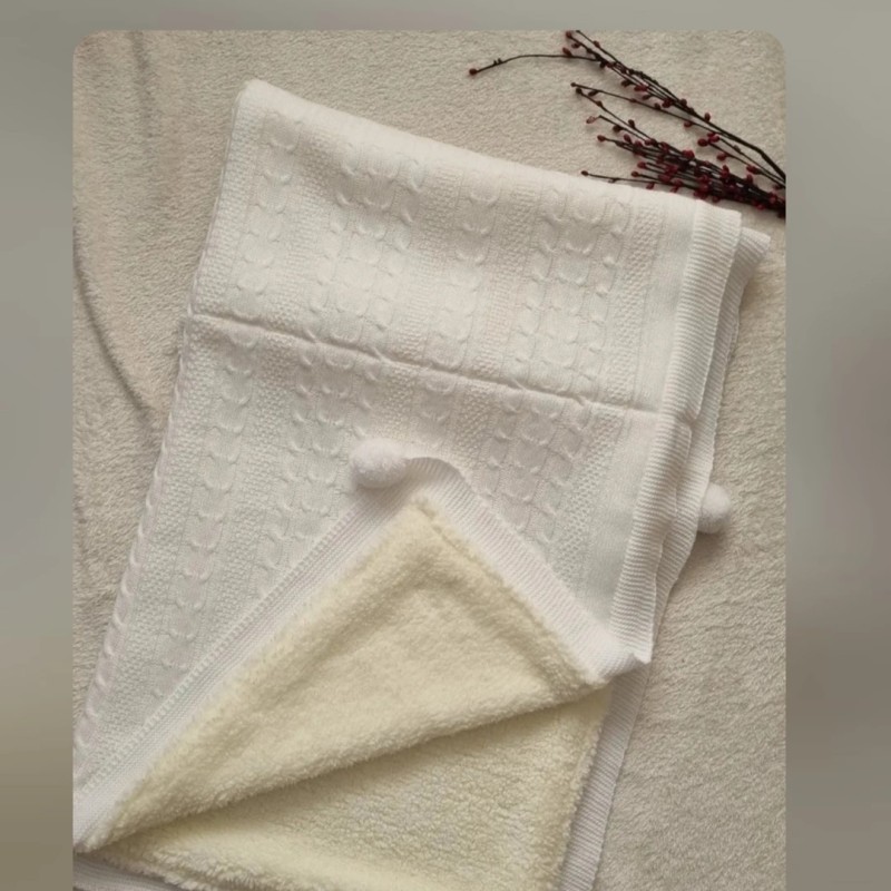 پتوی نوزادی  خزدار سفید بدون کلاه