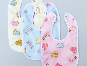 راهنمای کامل در خرید پیشبند نوزاد و کودک