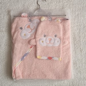 حوله نوزادی صورتی