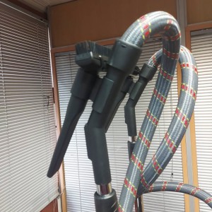جارو برقی مدل 2500 تکنو‌گلد