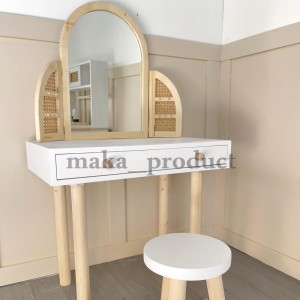 میز آرایش کودک