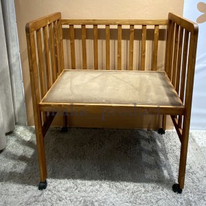 تخت کنار مادر مونته سوری