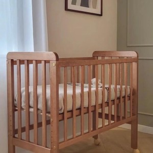 تخت کنار مادر مونته سوری