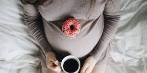 تاثیر نوشیدن قهوه بر تخمک گذاری زنان|قهوه دوستدار یا دشمن باروری؟