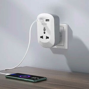 فروش مبدل و چند راهی برق 2500 وات یک سوکت برق، یک تایپ سی، یک یو‌اس‌بی پورودو