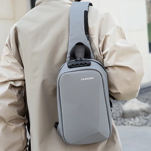 کوله فشن با بدنه ضدآب و مقاوم