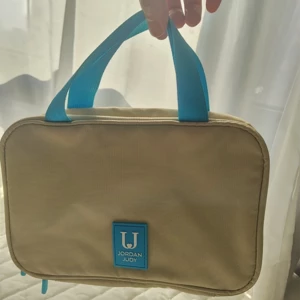 فروش کیف لوازم آرایشی مسافرتی  ضد آب جوردن و جودی