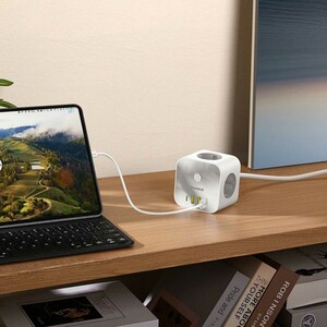 سیم‌سیار سه سوکت، سه یو‌اس‌بی و یک تایپ‌سی بیسوس