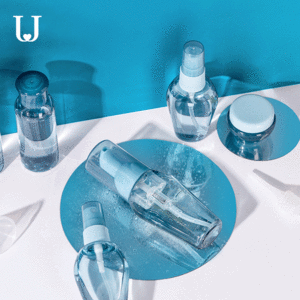 ست ظروف سفر برای حمل آسان مواد آرایشی