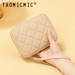 خرید کیف پول پاسپورتی تائومیک میک