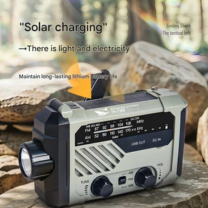بهترین چراغ قوه شارژی و لامپ کمپینگ خورشیدی ضدآب چندمنظوره اسمایلینگ شارک با رادیو، پاوربانک و ژنراتور دستی